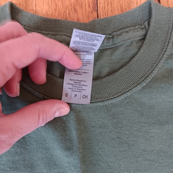 Gildan Green Short Sleeve Tee with Hand Design - Picture 4 of 9